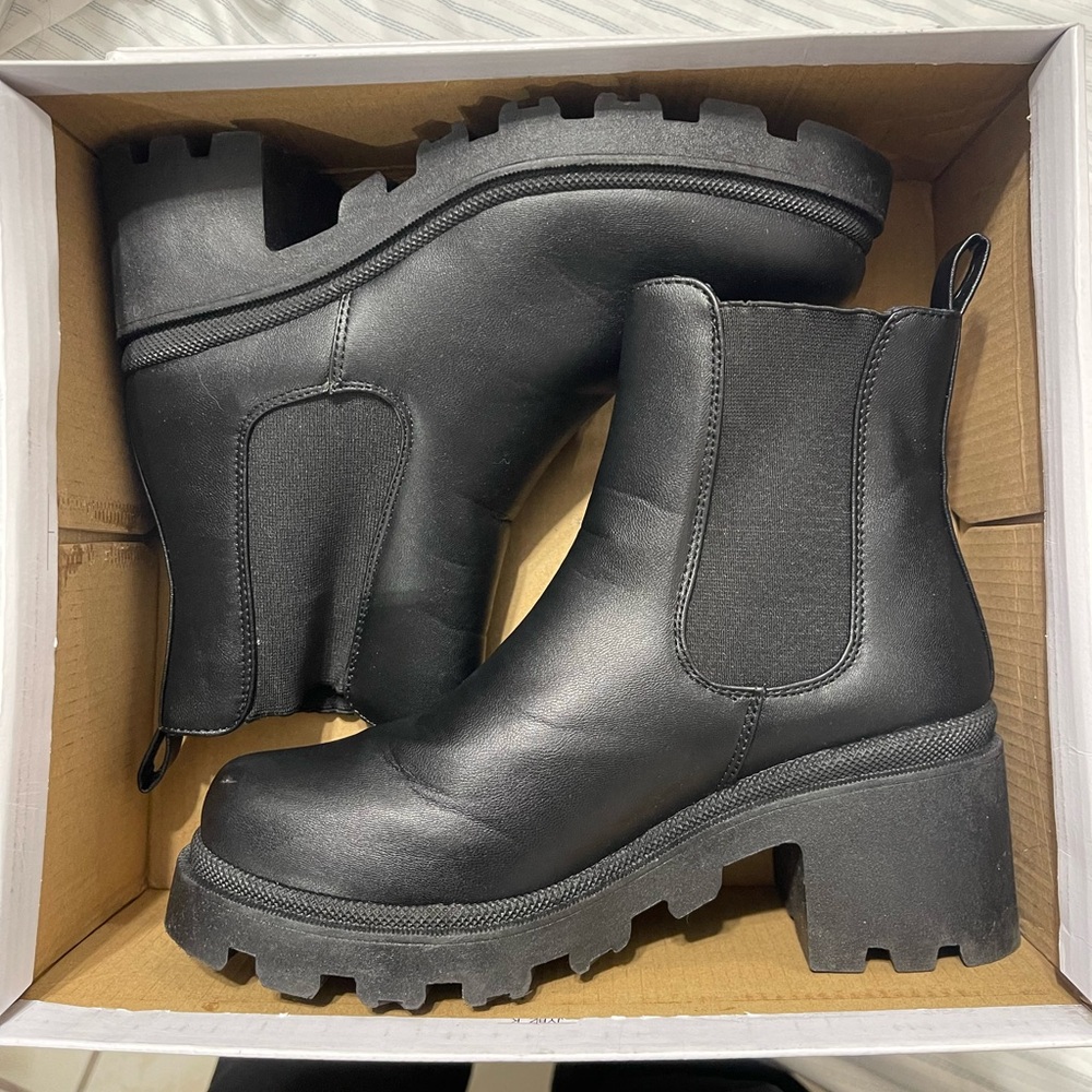 Black Chunky Boots